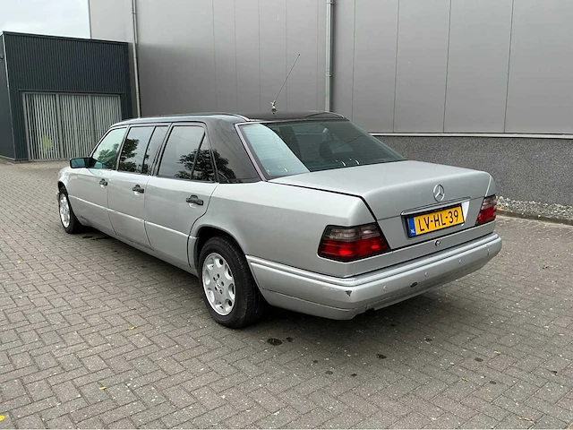 1995 mercedes-benz e200d limousine - afbeelding 31 van  34