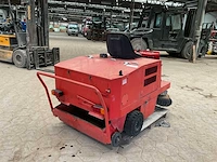1995 rcm r850 zelfrijdende veegmachine - afbeelding 9 van  13