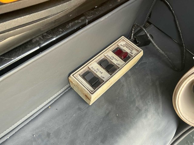 1995 scania r 143 h 420 vrachtwagen - afbeelding 19 van  104