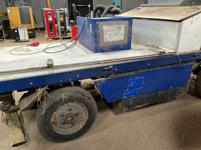 1995 spijkstaal 2050 industriële trekker - afbeelding 3 van  17