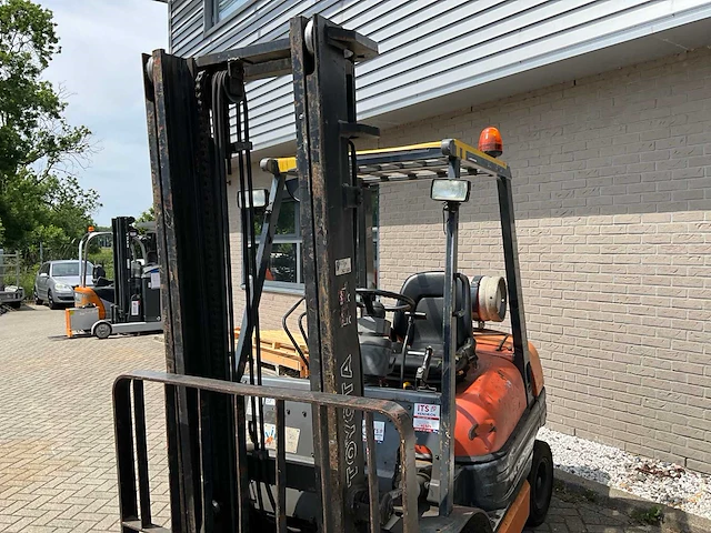 1995 toyota 6fgf30 vorkheftruck - afbeelding 9 van  15
