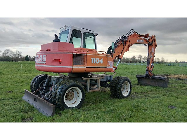 1996 atlas 1104 banden graafmachine - afbeelding 20 van  25