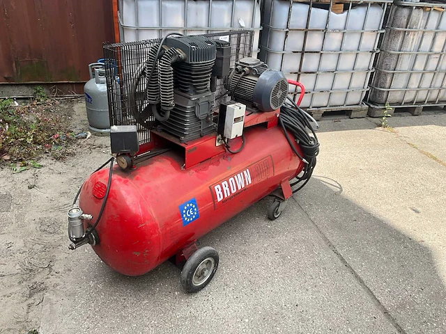 1996 brown 300 luchtcompressor - afbeelding 1 van  5