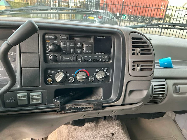 1996 chevrolet tahoe 4x4 personenauto - afbeelding 17 van  40