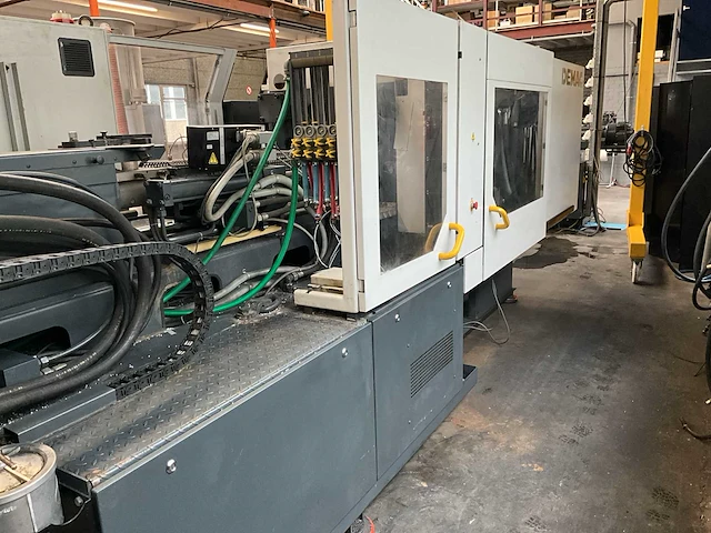 1996 demag ergotech 200-840 spuitgietmachine - afbeelding 6 van  32