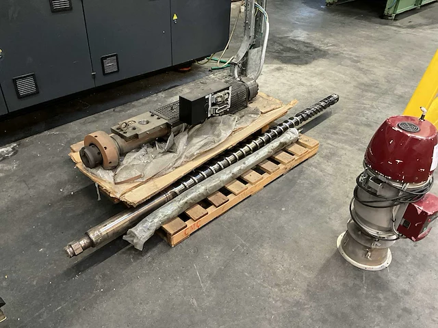 1996 demag ergotech 200-840 spuitgietmachine - afbeelding 24 van  32