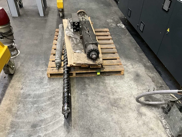 1996 demag ergotech 200-840 spuitgietmachine - afbeelding 26 van  32
