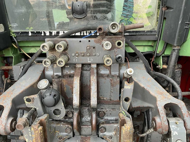 1996 fendt favorit 818 vierwielaangedreven landbouwtractor - afbeelding 7 van  25