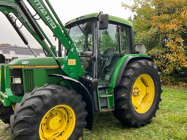 1996 john deere 6400 vierwielaangedreven landbouwtractor met voorlader - afbeelding 2 van  42