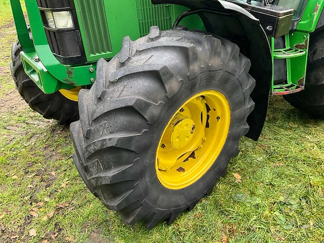 1996 john deere 6400 vierwielaangedreven landbouwtractor met voorlader - afbeelding 11 van  42