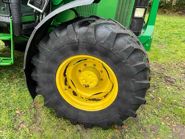 1996 john deere 6400 vierwielaangedreven landbouwtractor met voorlader - afbeelding 15 van  42