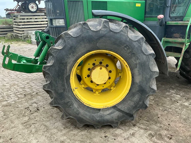 1996 john deere 7700 vierwielaangedreven landbouwtractor - afbeelding 40 van  47