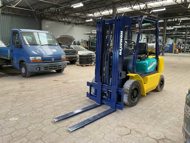 1996 komatsu fg25t vorkheftruck - afbeelding 1 van  10