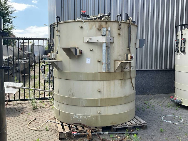 1996 krüger verticale opslagmengtank - afbeelding 2 van  6