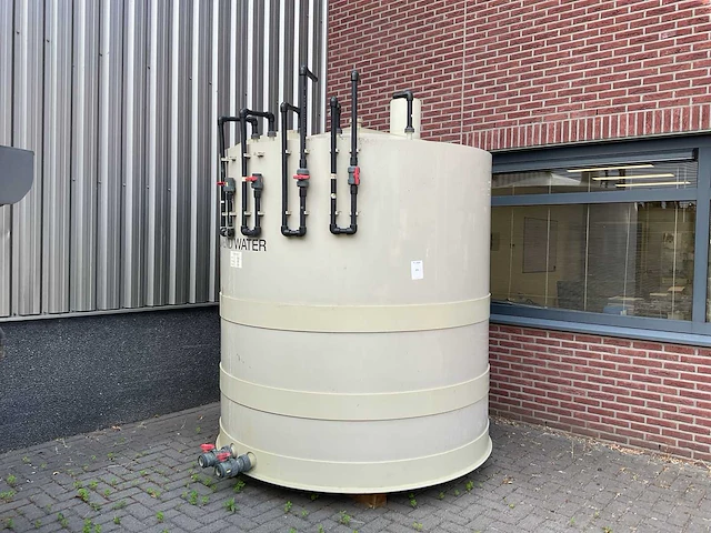 1996 krüger verticale opslagtank - afbeelding 2 van  5