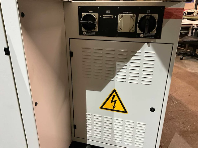 1996 mikron ums 600 tnc 426 cnc bewerkingscentrum - afbeelding 9 van  9