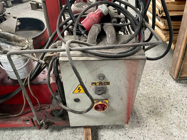 1996 mondolfo ferro tbe48 d.rotax banden de-en montageapparaat - afbeelding 10 van  11