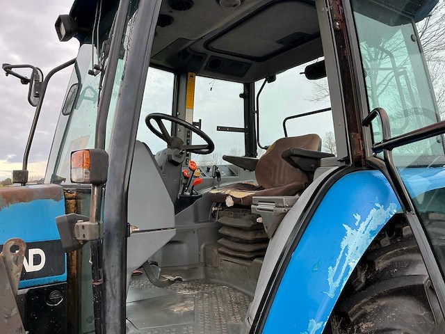 1996 new holland 5640 met voorlader vierwielaangedreven landbouwtractor - afbeelding 6 van  24