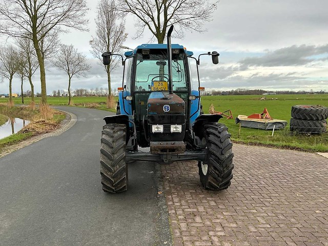 1996 new holland 5640 met voorlader vierwielaangedreven landbouwtractor - afbeelding 12 van  24