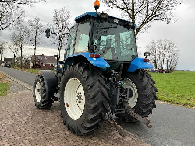 1996 new holland 5640 met voorlader vierwielaangedreven landbouwtractor - afbeelding 22 van  24