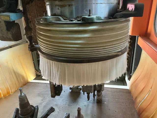 1996 scm record 2 cnc -bewerkingscentra - afbeelding 10 van  31