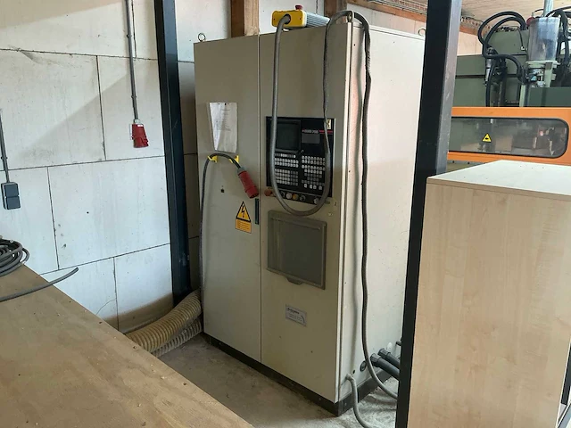 1996 scm record 2 cnc -bewerkingscentra - afbeelding 15 van  31