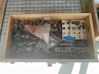 1996 scm record 2 cnc -bewerkingscentra - afbeelding 20 van  31