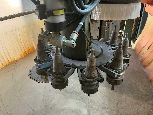 1996 scm record 2 cnc -bewerkingscentra - afbeelding 9 van  31