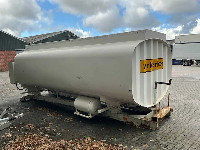 1996 stokota b11112 dieseltank - afbeelding 10 van  17