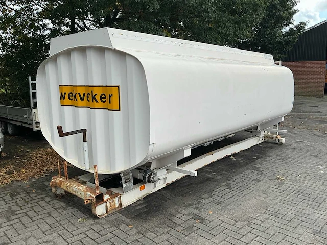 1996 stokota b11112 dieseltank - afbeelding 12 van  17