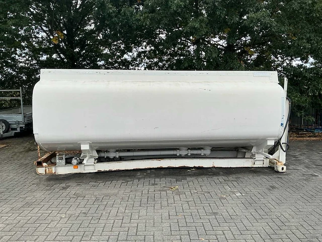 1996 stokota b11112 dieseltank - afbeelding 13 van  17
