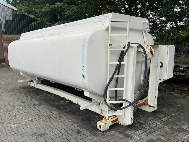 1996 stokota b11112 dieseltank - afbeelding 14 van  17