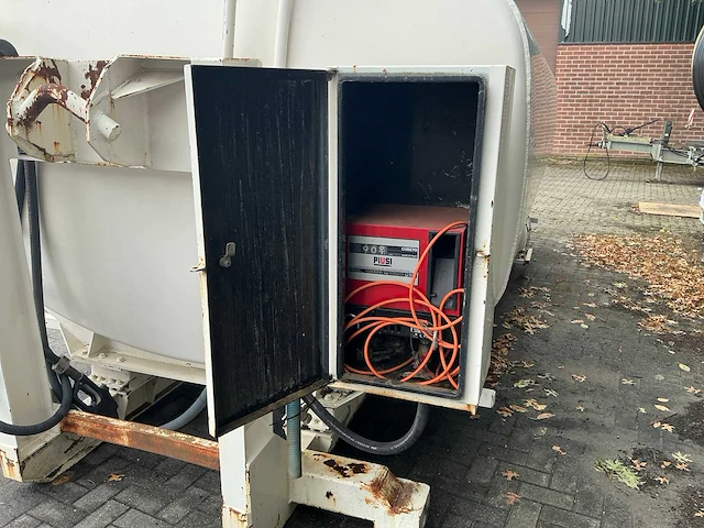 1996 stokota b11112 dieseltank - afbeelding 17 van  17