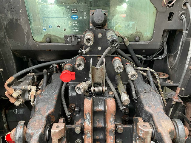 1996 valmet 6400 vierwielaangedreven landbouwtractor - afbeelding 7 van  27