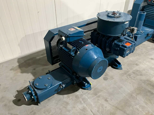 1997 aerzen gm80l lobbenblower - afbeelding 2 van  9