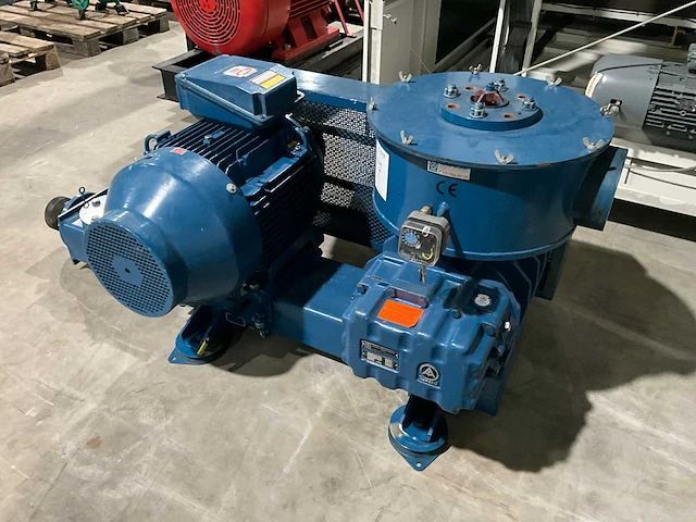 1997 aerzen gm80l lobbenblower - afbeelding 1 van  10