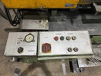 1997 bauer ls-380 horizontale lintzaagmachine op draaibaar plateau - afbeelding 5 van  12