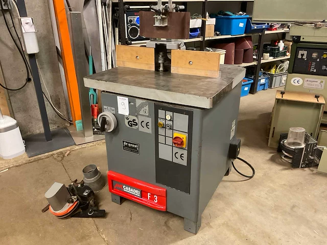1997 casadei f/3 tafelfreesmachine - afbeelding 1 van  8