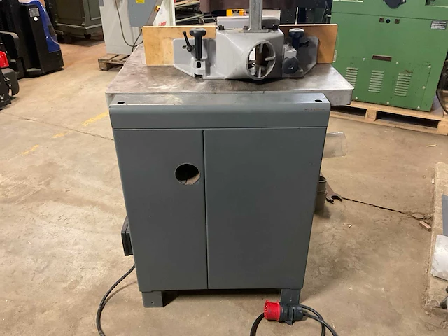 1997 casadei f/3 tafelfreesmachine - afbeelding 3 van  8