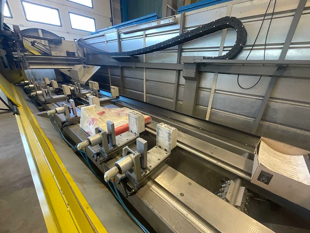 1997 comil kelt 6500 3-assig bewerkingscentrum - afbeelding 10 van  13