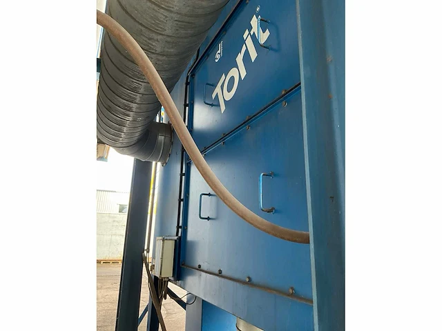 1997 donaldson torit 4ufp12 lasdampafzuiginginstallatie + kanaalwerk buiten - afbeelding 4 van  9