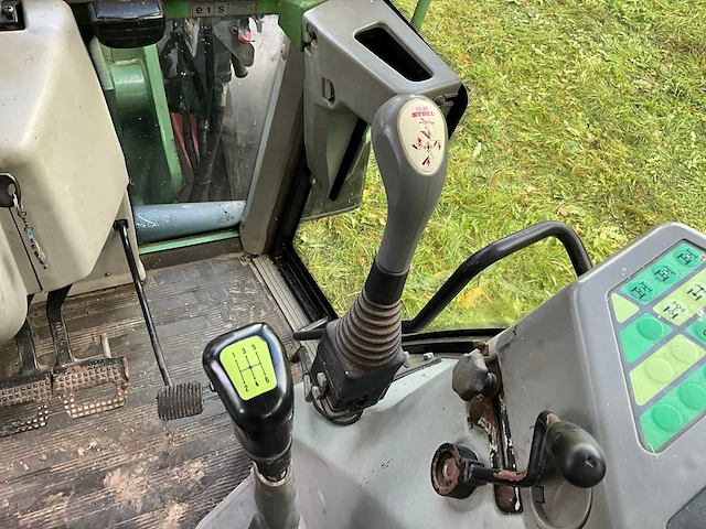 1997 fendt favorit 514 c turboshift vierwielaangedreven landbouwtractor met voorlader - afbeelding 30 van  44