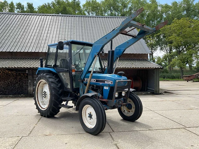 1997 ford 5030 tweewielaangedreven landbouwtractor - afbeelding 38 van  42