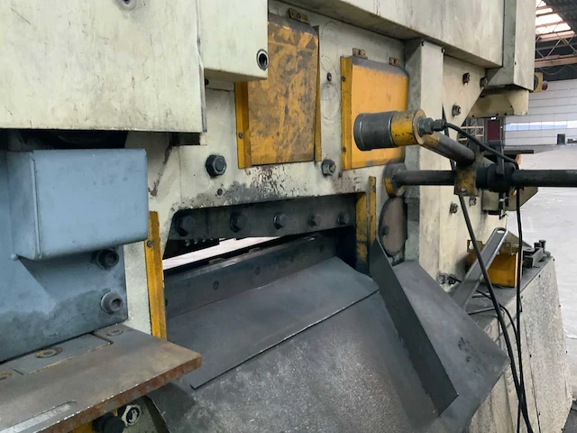1997 geka hydracrop 110/sd pons- en knipmachine - afbeelding 3 van  17