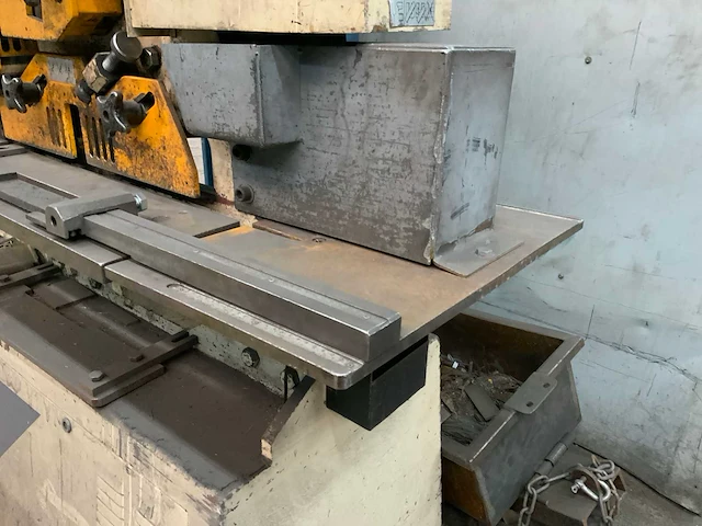 1997 geka hydracrop 110/sd pons- en knipmachine - afbeelding 4 van  17