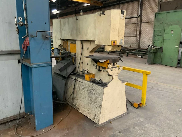 1997 geka hydracrop 110/sd pons- en knipmachine - afbeelding 10 van  17