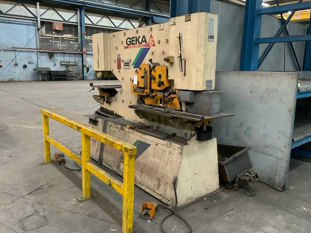 1997 geka hydracrop 110/sd pons- en knipmachine - afbeelding 11 van  17