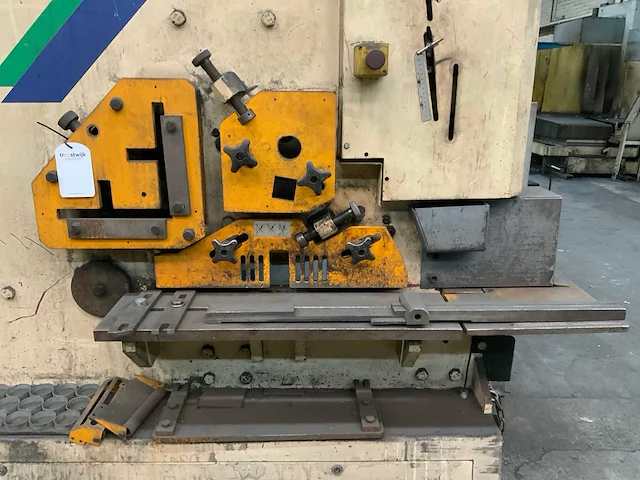 1997 geka hydracrop 110/sd pons- en knipmachine - afbeelding 16 van  17