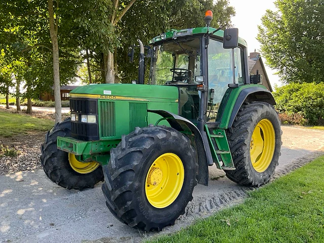 1997 john deere 6800 vierwielaangedreven landbouwtractor - afbeelding 1 van  32
