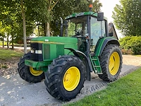 1997 john deere 6800 vierwielaangedreven landbouwtractor - afbeelding 1 van  32